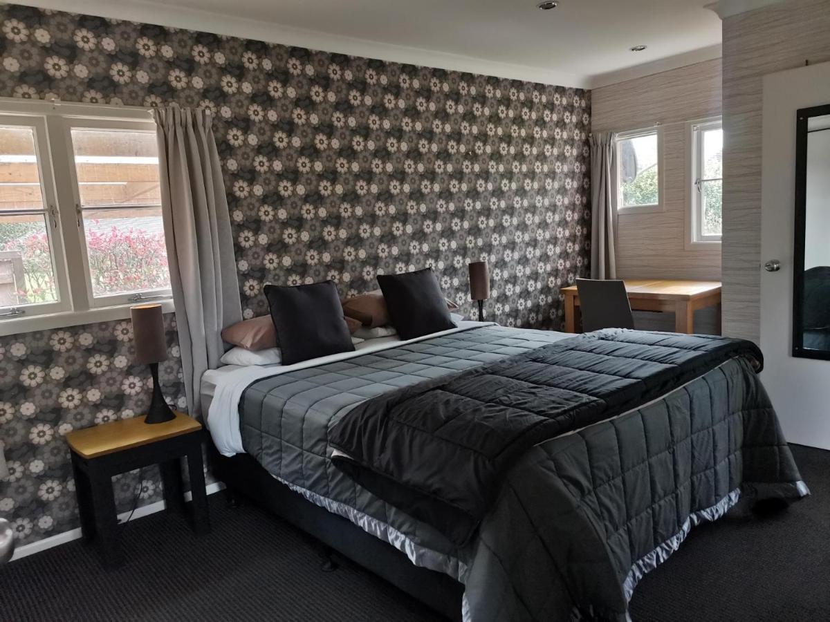 Lavalla Estate Pension Tuakau Buitenkant foto