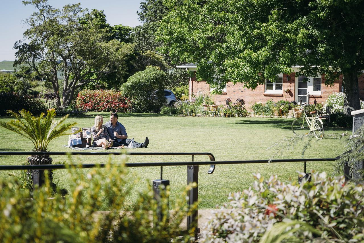Lavalla Estate Pension Tuakau Buitenkant foto