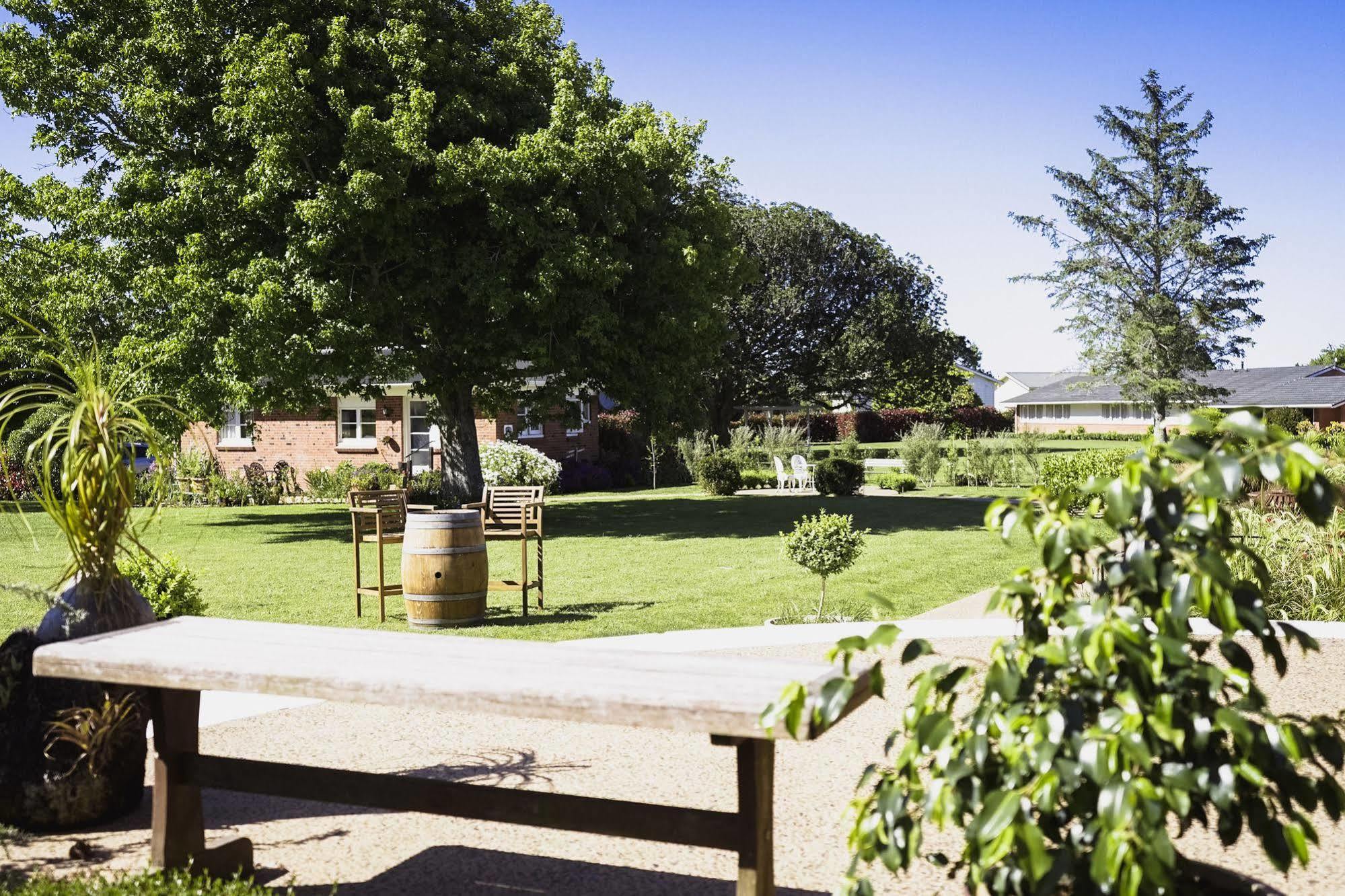 Lavalla Estate Pension Tuakau Buitenkant foto